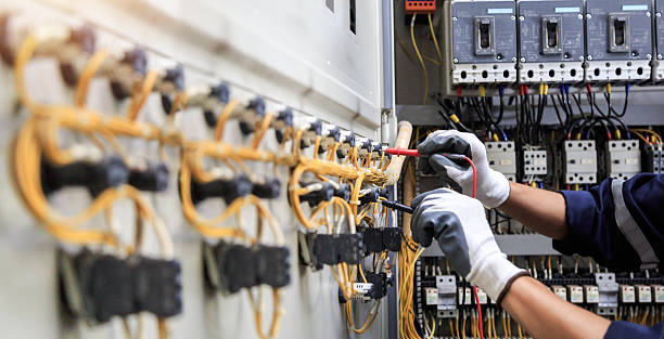 Professional Electrician technician working in Cambridge, MA
